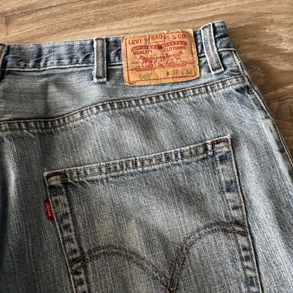Vintage Y2K/2000s Baggy Levis 569 Light Wash Paint Skater Style Denim Jeans!